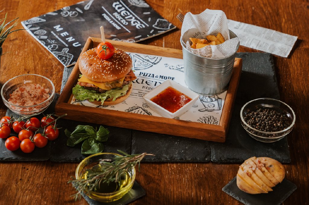 餐厅 "Wenge Bistro" Botoșani - foto 2