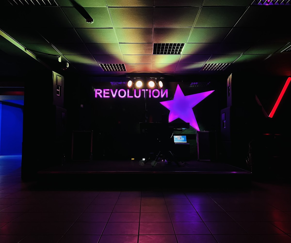 Revolution Club - foto 2
