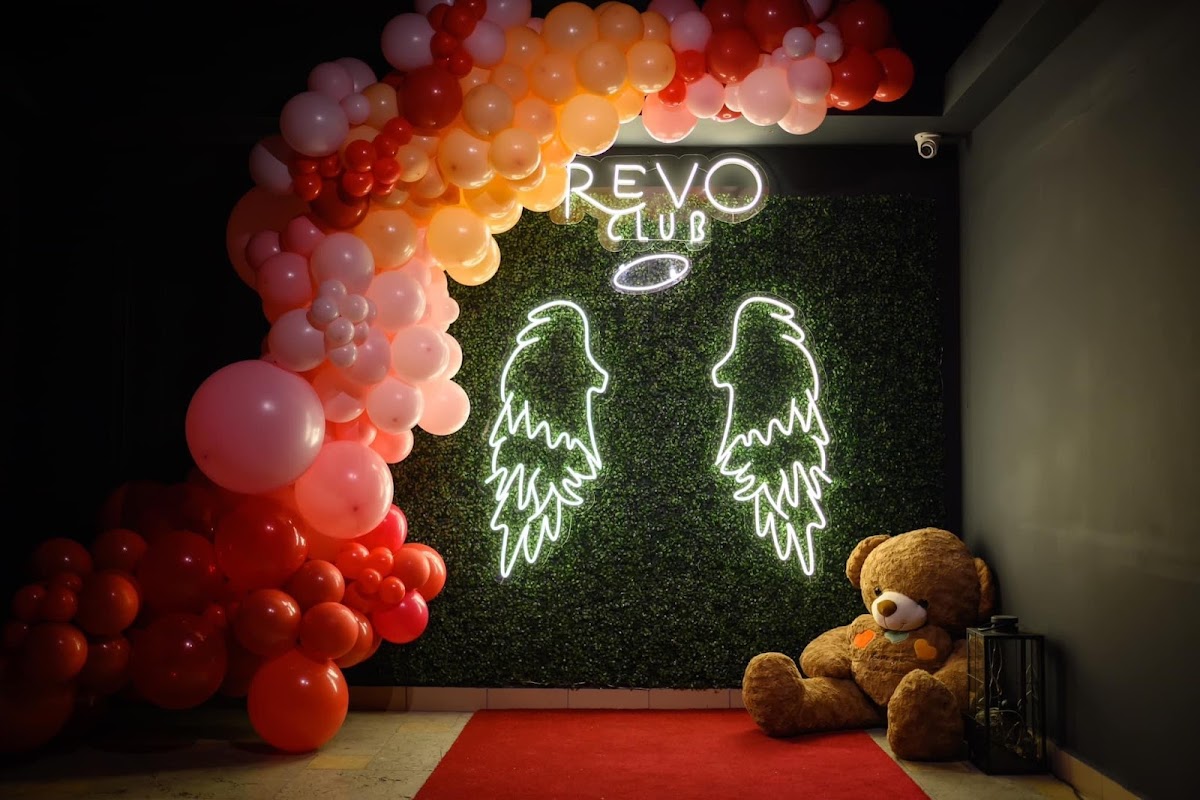 Revolution Club - foto 5