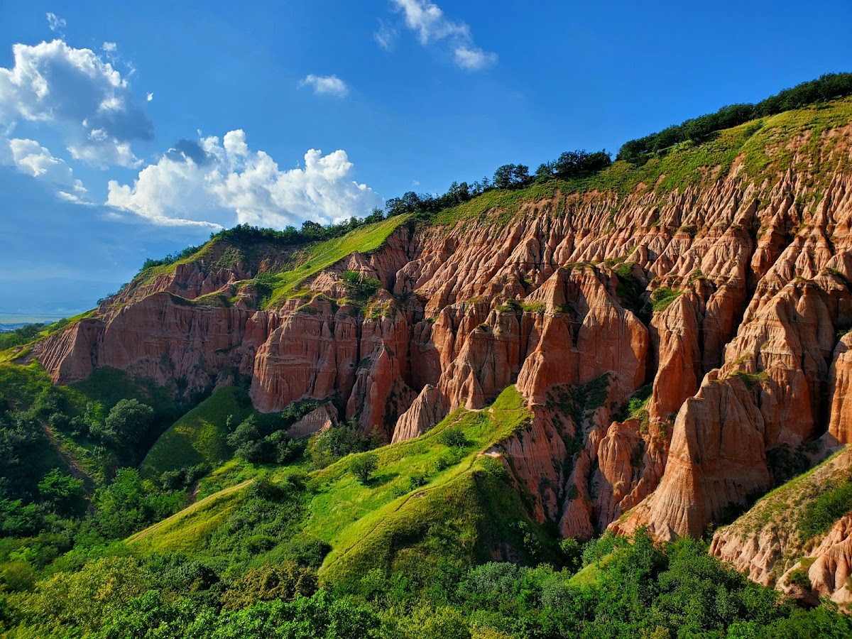 Rezervaţia naturală geologică Râpa Roșie - foto 1