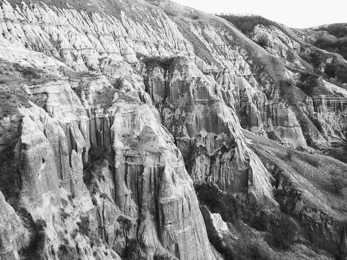 Rezervaţia naturală geologică Râpa Roșie - foto 4