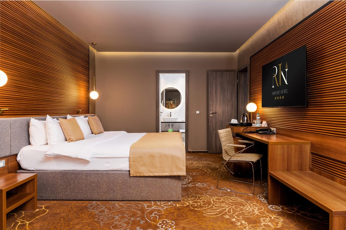 RIN Airport Hotel - foto 2