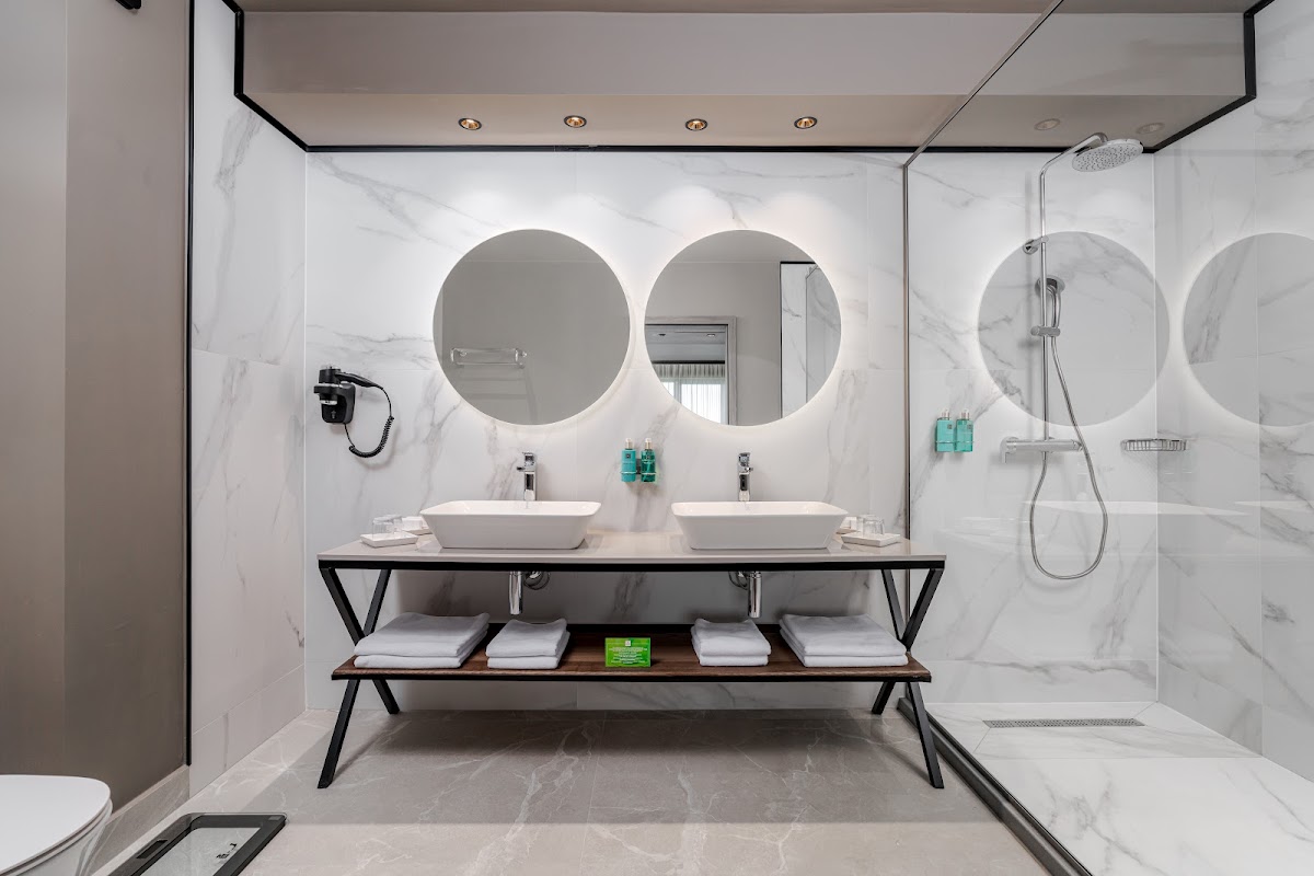 RIN Airport Hotel - foto 5