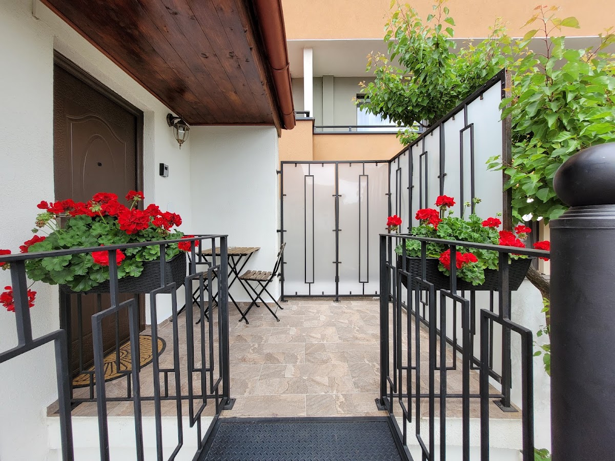 Rose Garden House