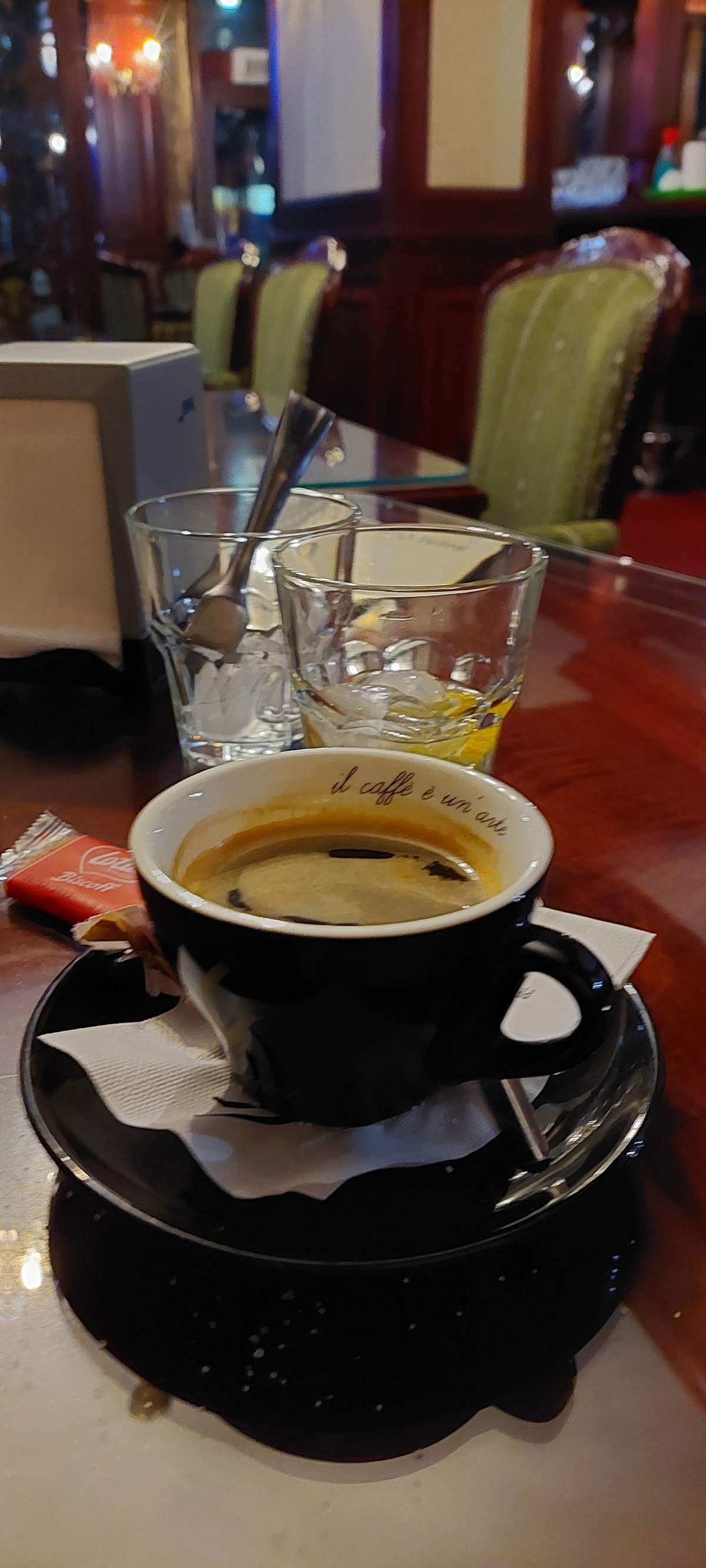 Royal Cafe - foto 4