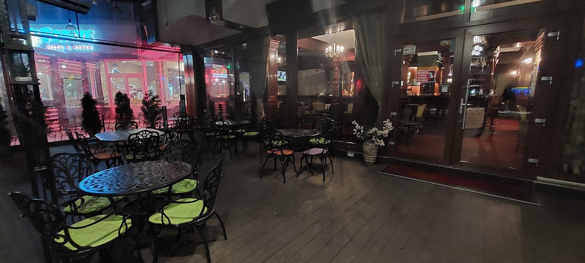 Royal Cafe - foto 5