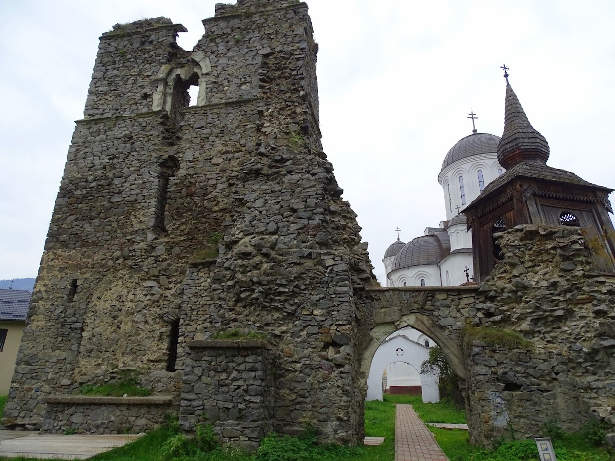 Ruinele Cetății Rodnei - foto 2