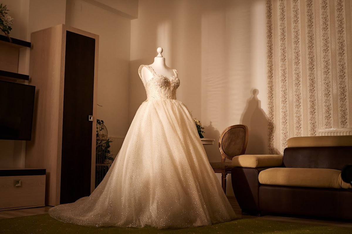 Saloanele Royal Bârlad - foto 4