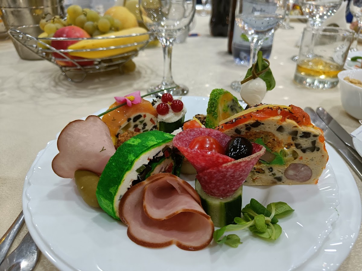 Salon "Royal Events" Fetesti - foto 2