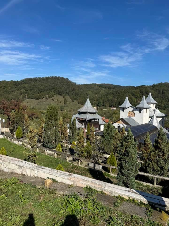 Schitul Crișcior - foto 5