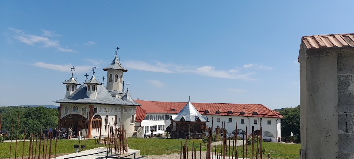 Schitul Sfânta Treime - foto 5