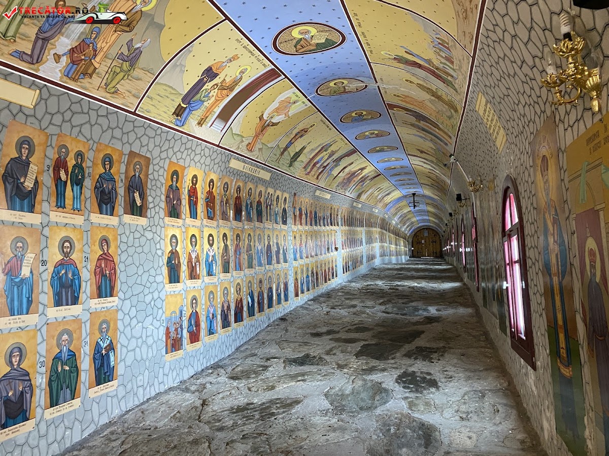 Schitul Straja - foto 1