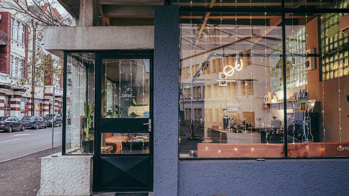 Seven One One - foto 1