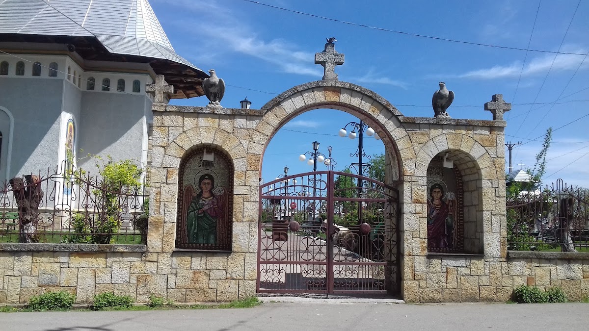 Sfintii Voievozi Mihail si Gavril - foto 5