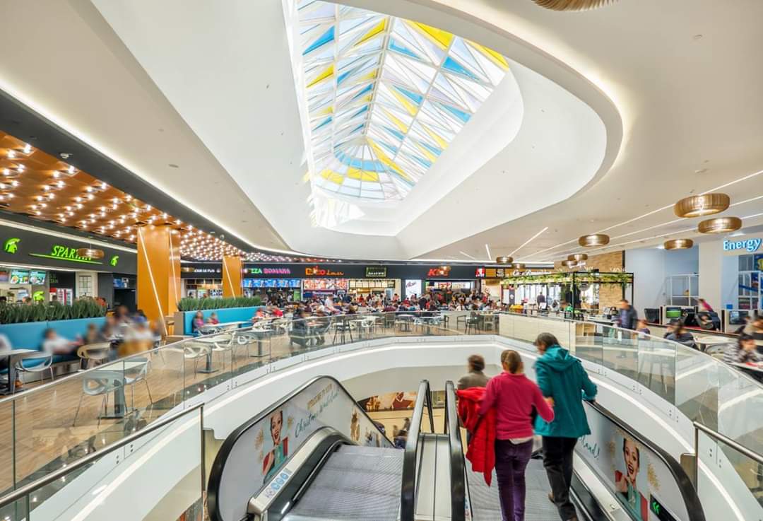 Shopping City Râmnicu Vâlcea. - foto 5