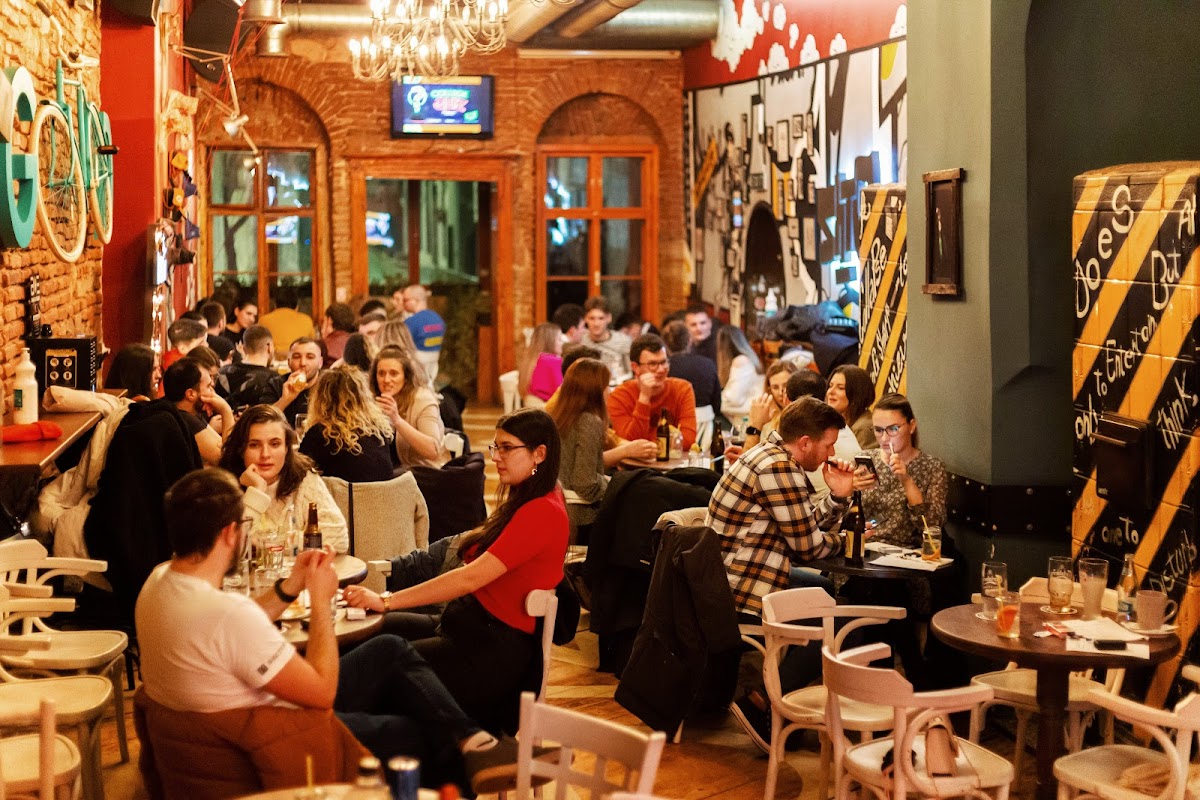 Shto College Bar - foto 1