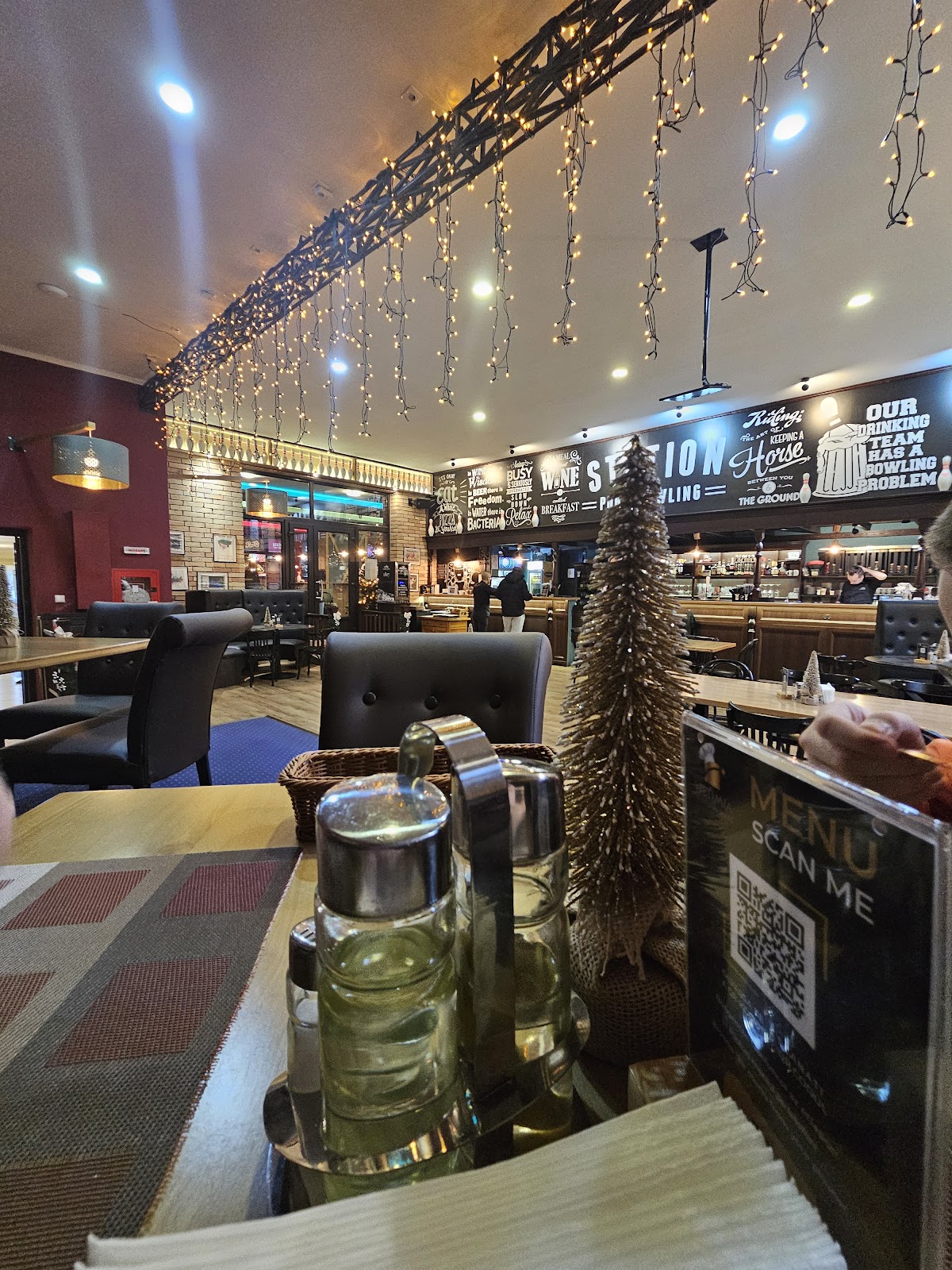 Station Pub & Bowling