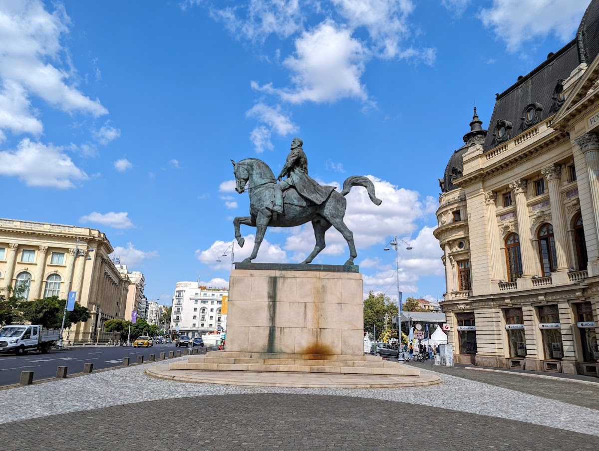 Statuia Ecvestră a lui Carol I - foto 1
