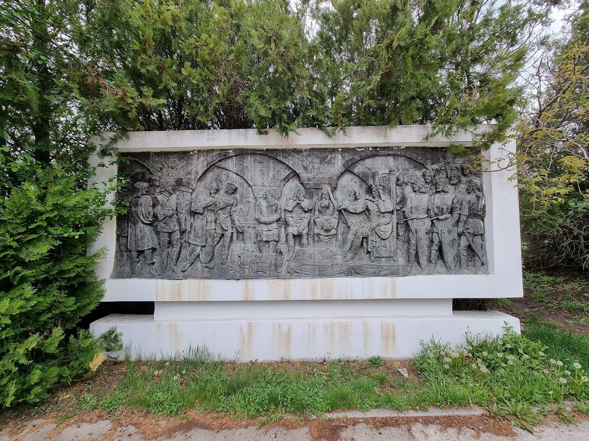 Statuia ecvestră a lui Ștefan cel Mare de la Podul Înalt - foto 2