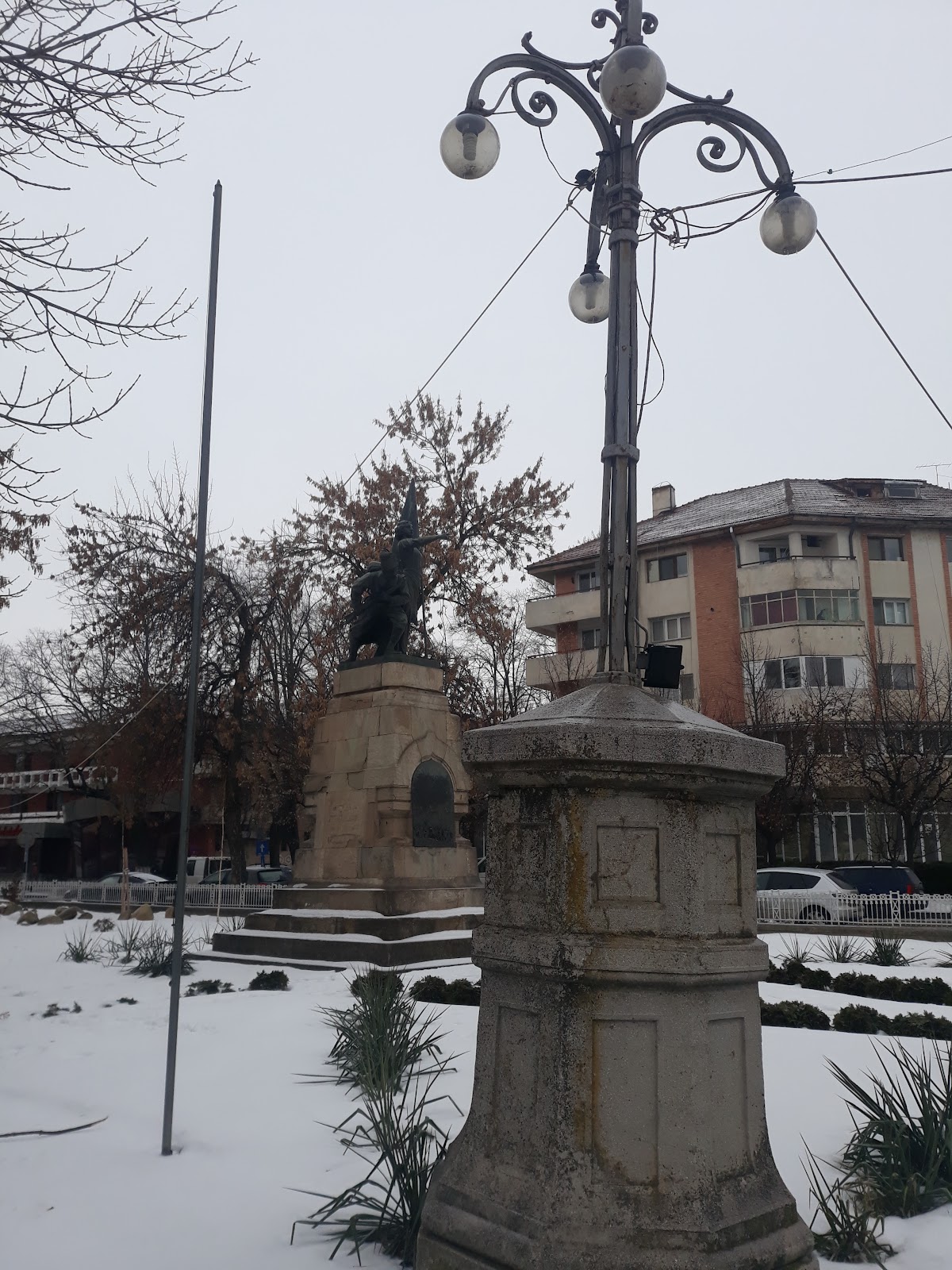 Statuia Independenței - Focșani - foto 3