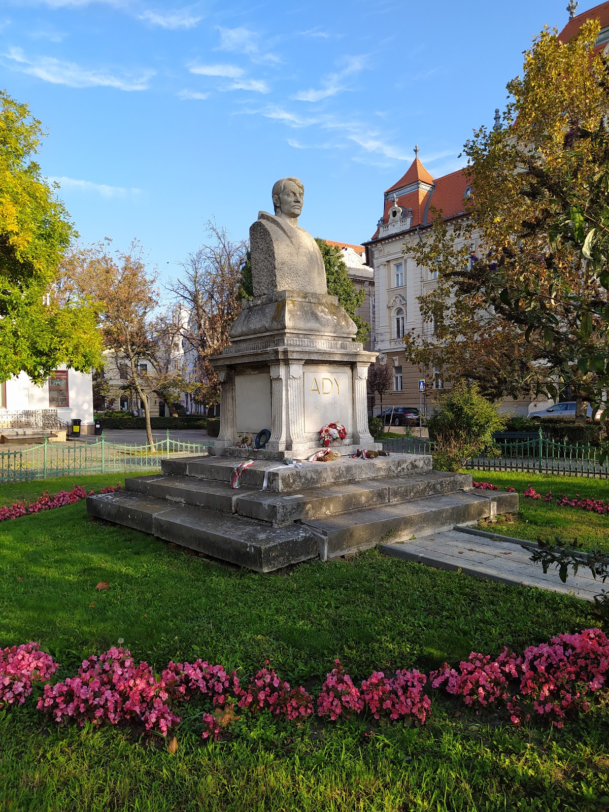 Statuia lui Ady Endre - foto 3