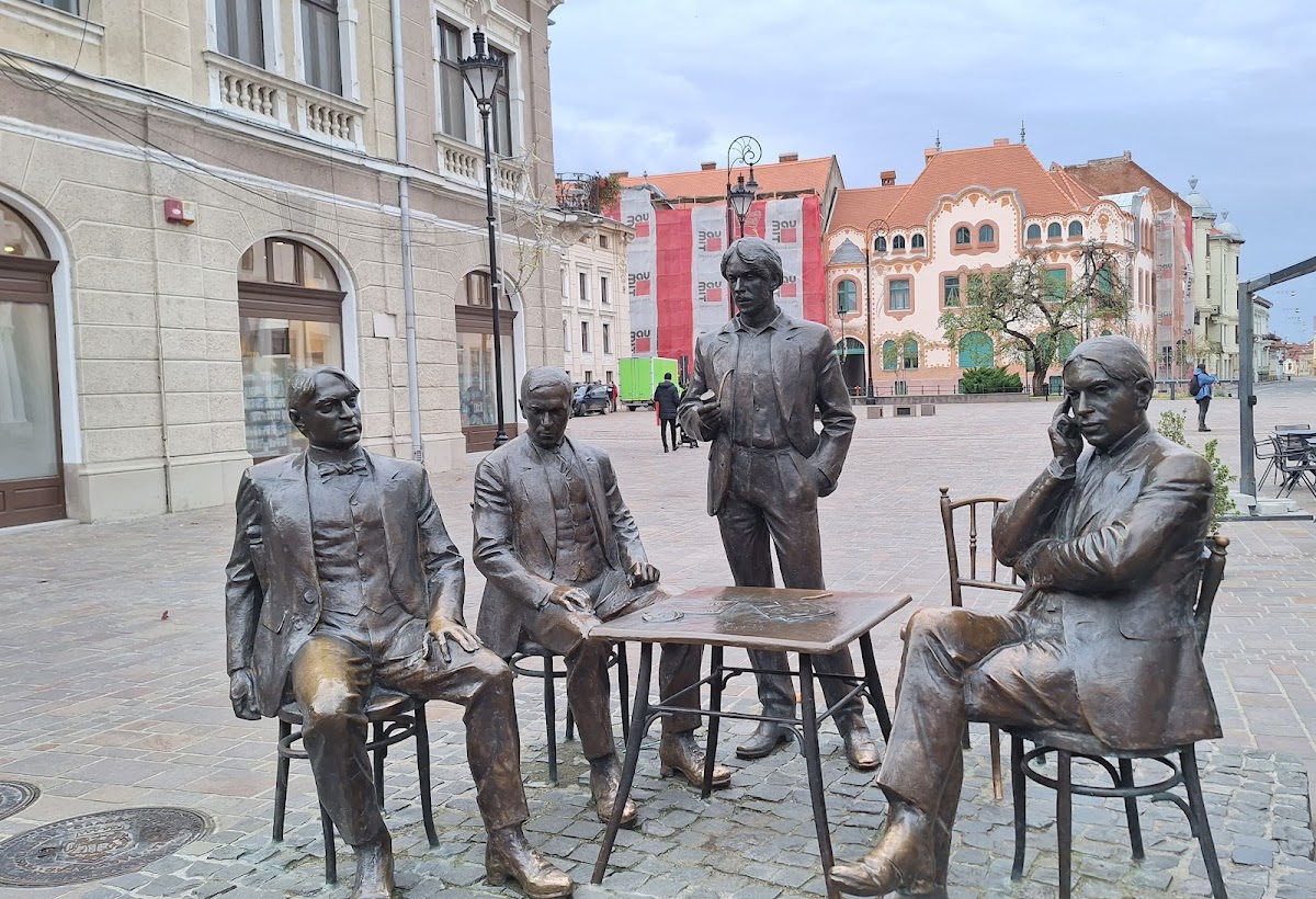 Statuia lui Ady Endre - foto 5