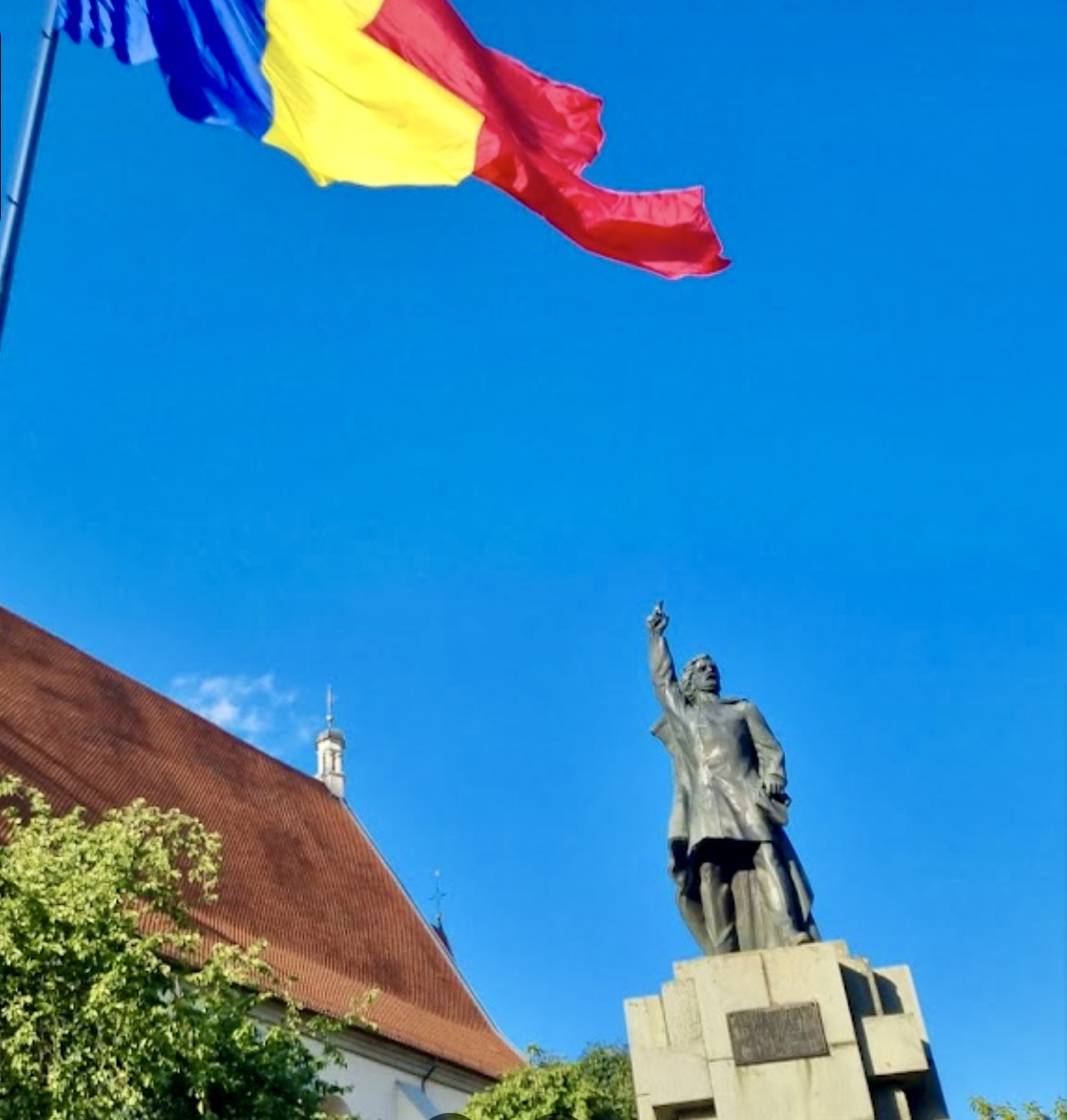 Statuia lui Andrei Mureșanu - foto 2