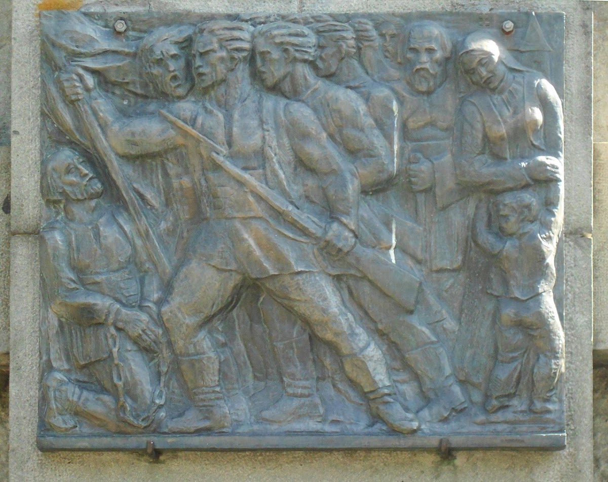 Statuia lui Andrei Mureșanu - foto 3