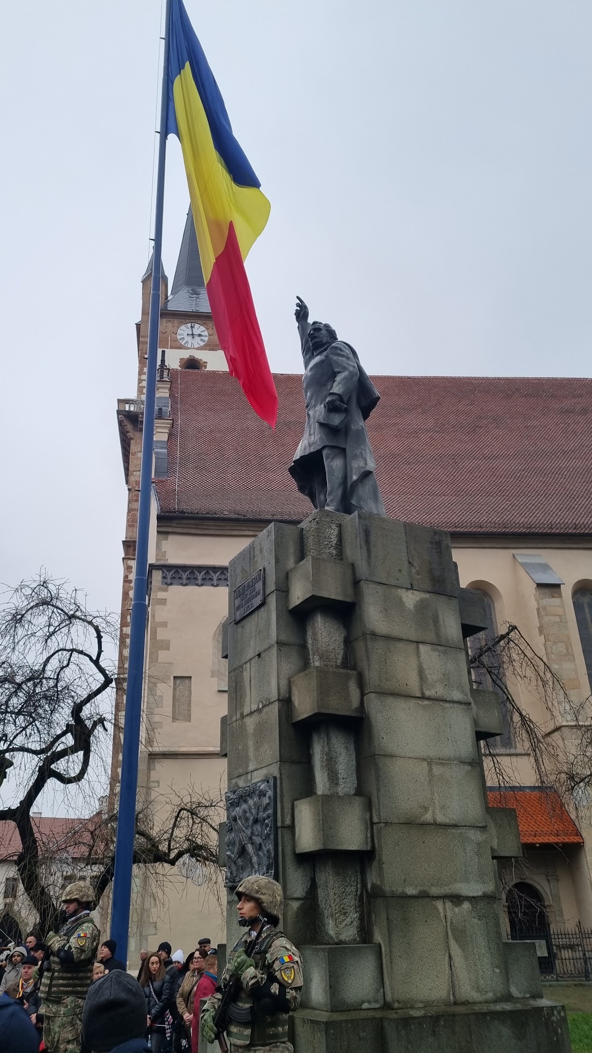 Statuia lui Andrei Mureșanu - foto 5