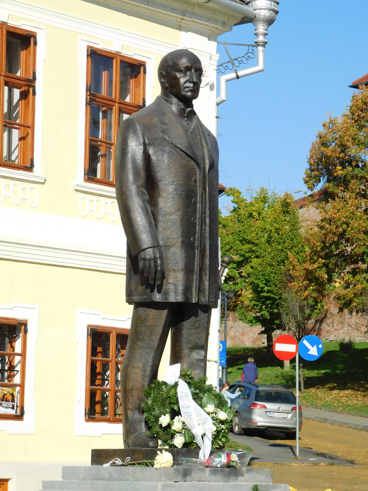 Estatua de Bernády György - foto 4