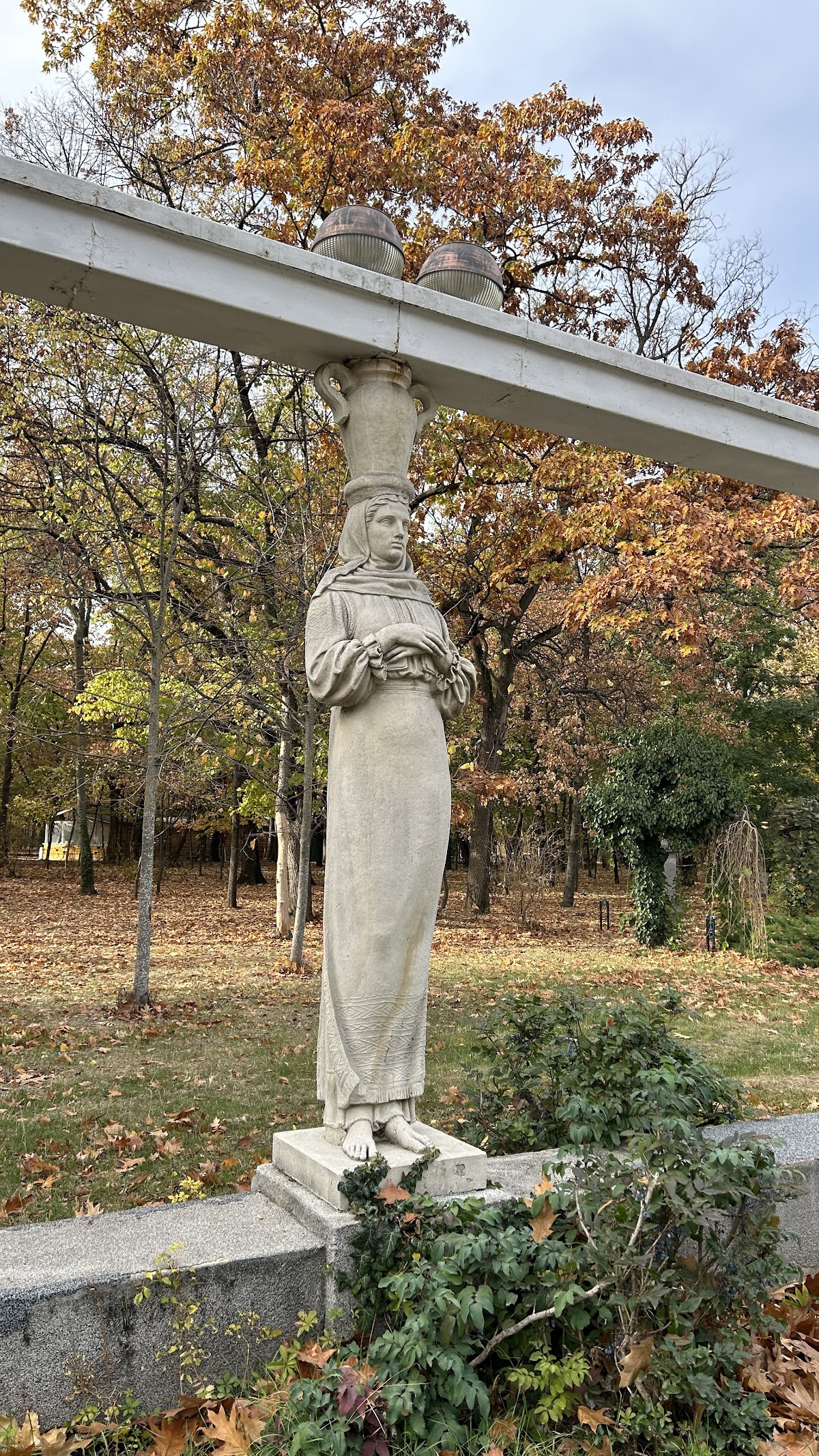 Statuia lui Charles De Gaulle - foto 4