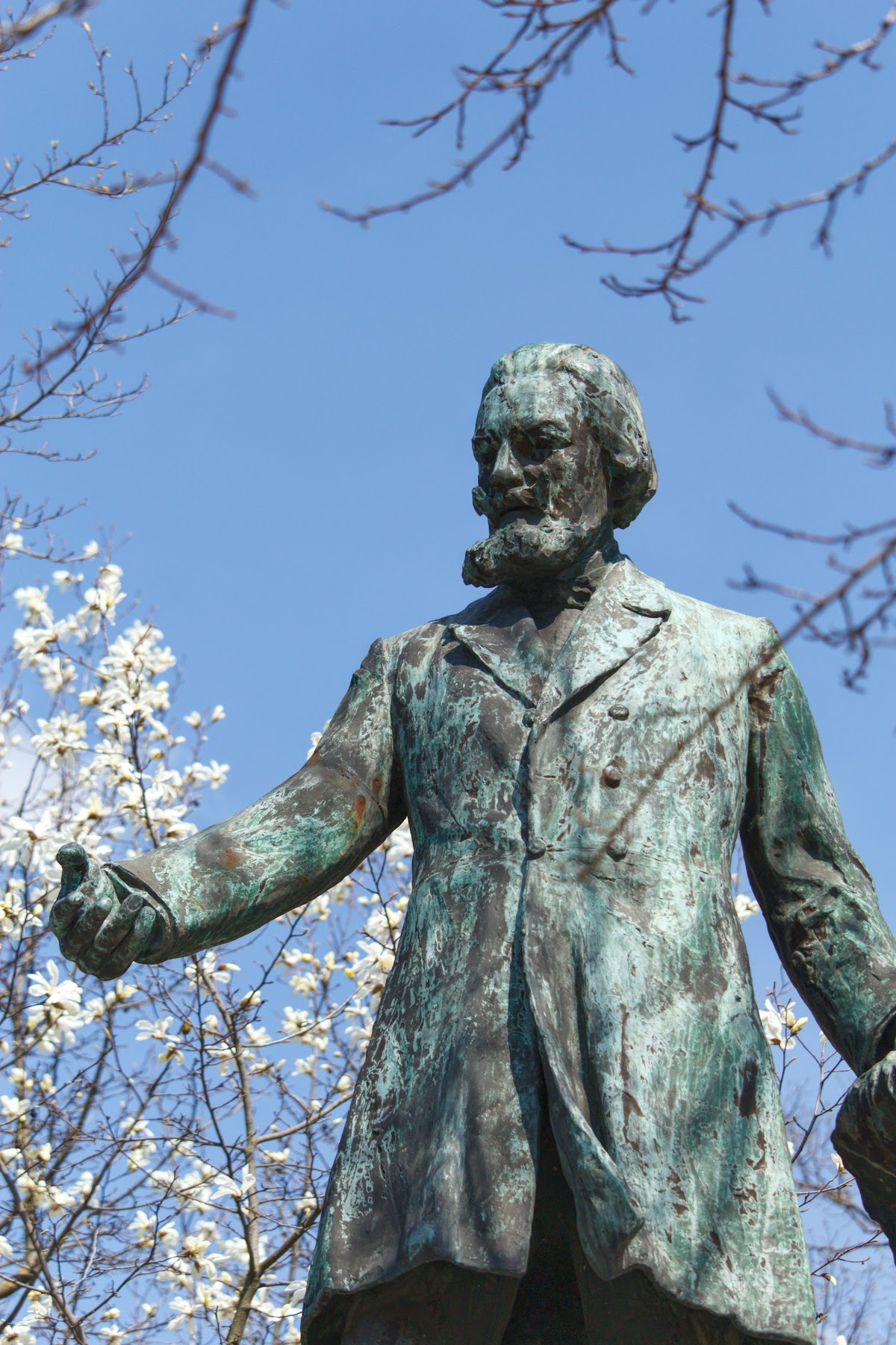 Statue de Costache Negri - foto 3