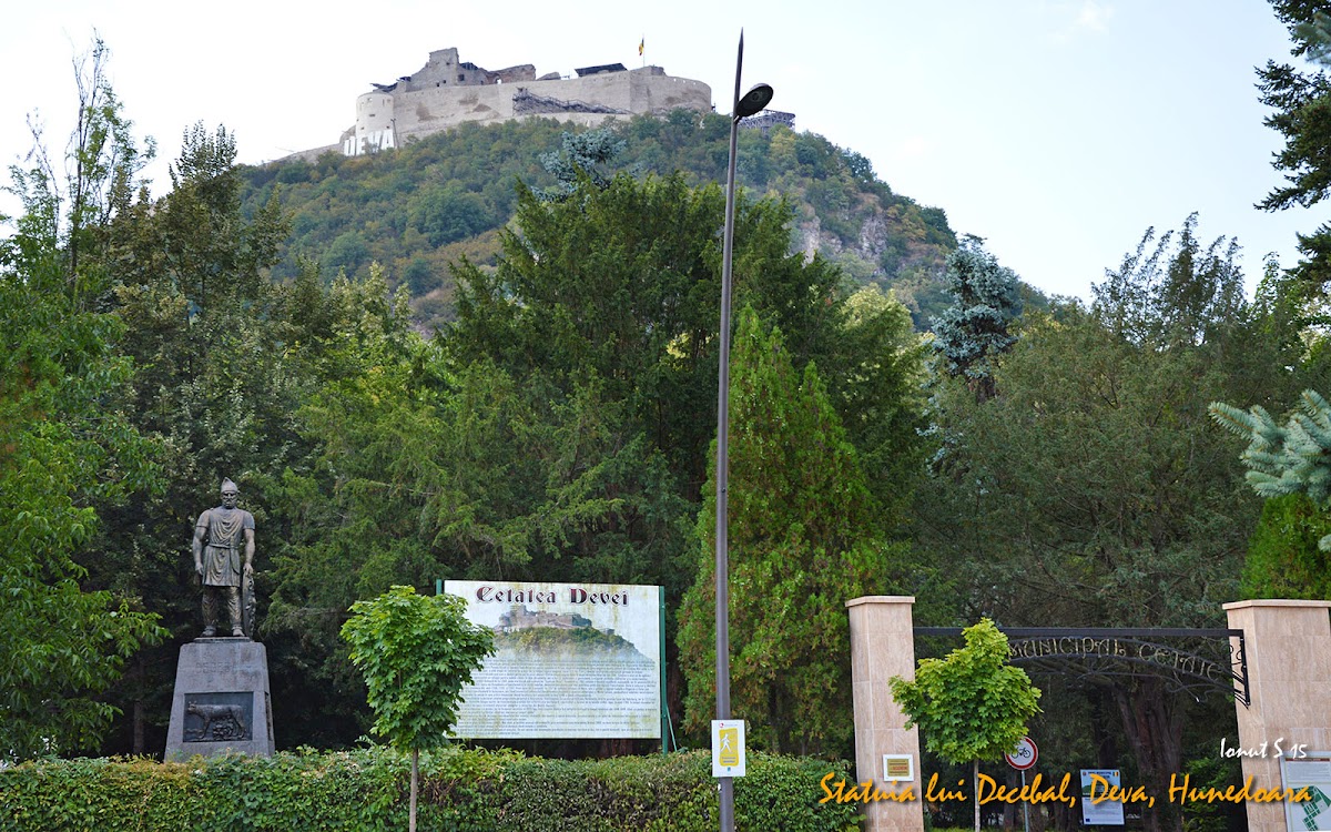Estatua de Decebal en el Parque de la Fortaleza - foto 2