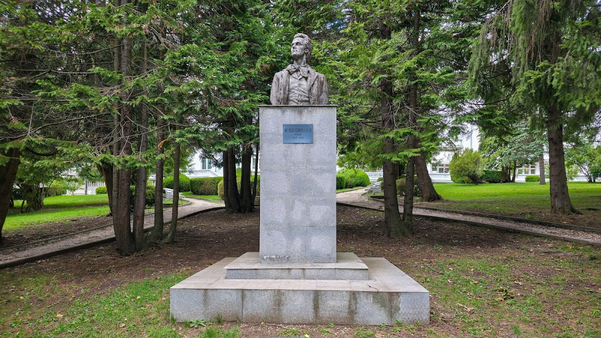 STATUA DI EMINESCU