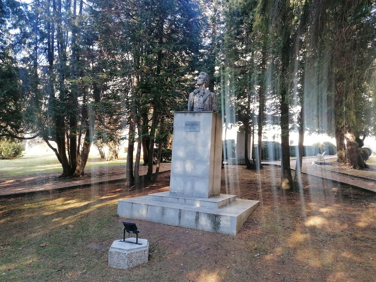 STATUA DI EMINESCU - foto 5
