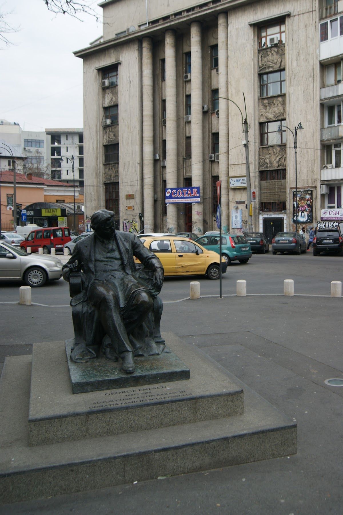 Statuia lui George Enescu - foto 5