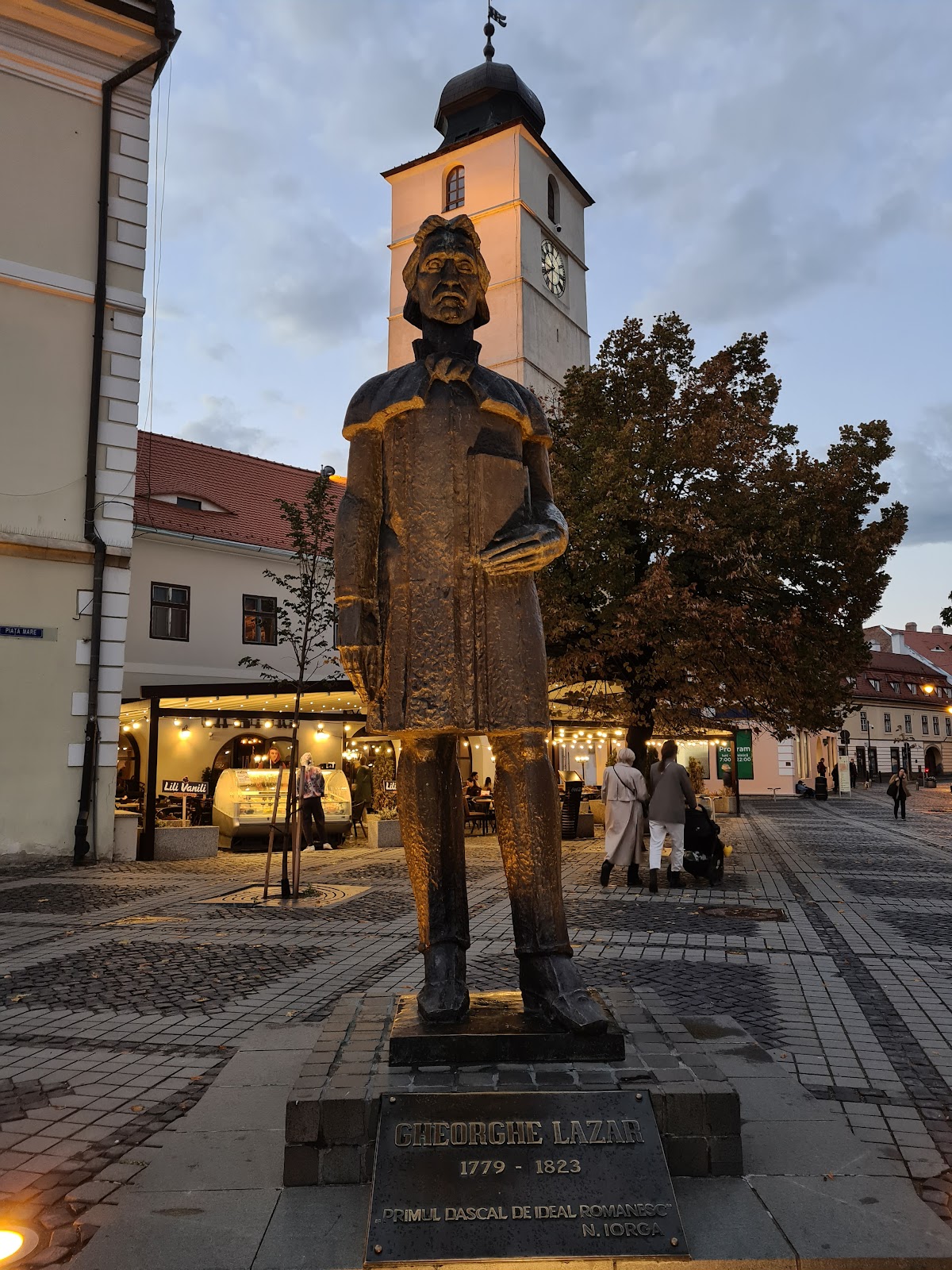 Statue of Gheorghe Lazăr