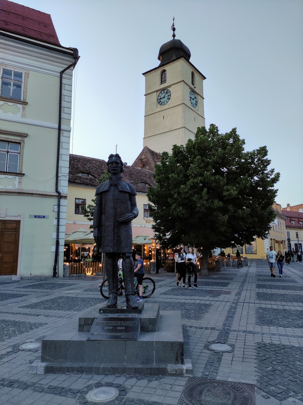 Statue von Gheorghe Lazăr - foto 2