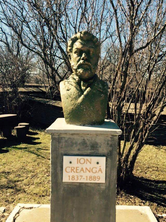 Statue of Ion Creangă - foto 5