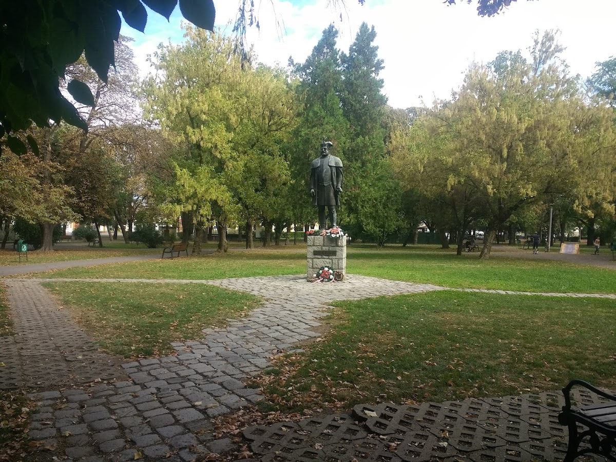 拉约什·科苏特雕像 - foto 4