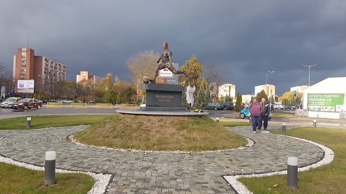 Estatua de Michael Klein