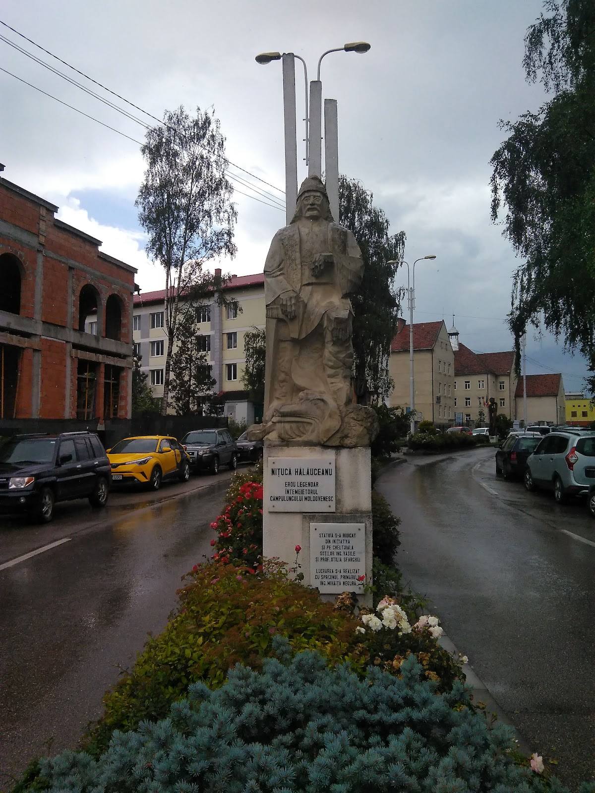 Statuia lui Niţucă Hălăuceanu - „eroul legendar”, Câmpulung Moldovenesc