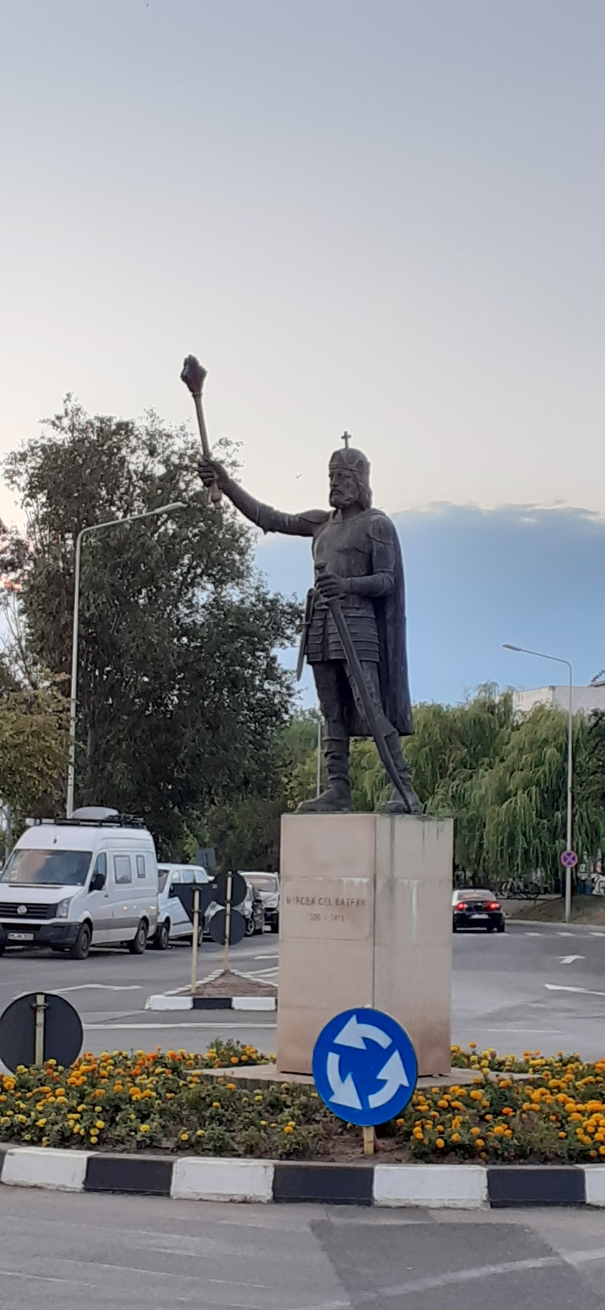 Statua di Mircea il Vecchio