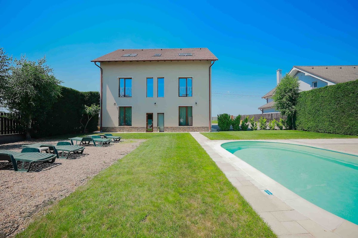 Sunrise Villa, Sânmartin