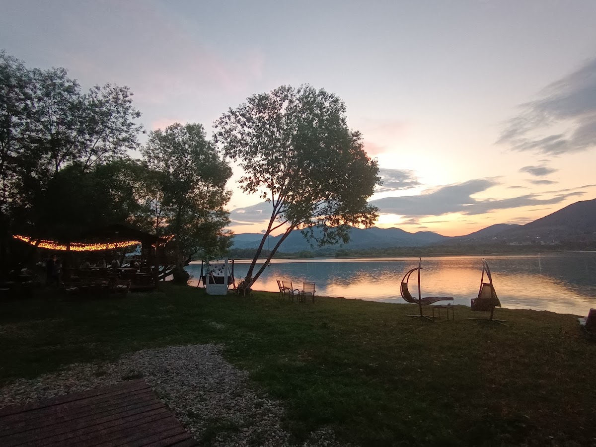Sunset By The Lake - foto 2