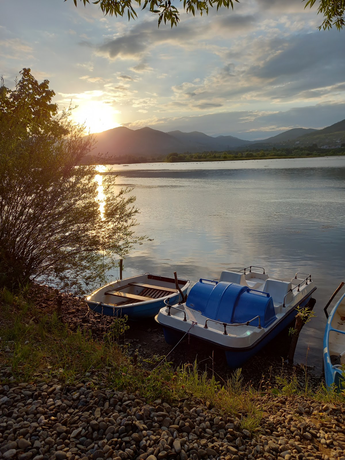 Sunset By The Lake - foto 3