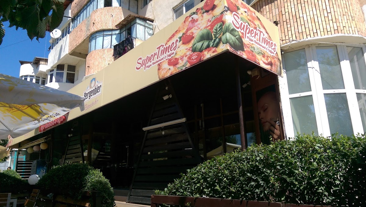 Super Times, Berca