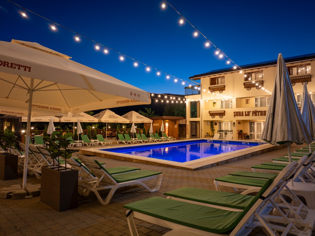 ȘURA LU' PĂTRU - foto 5