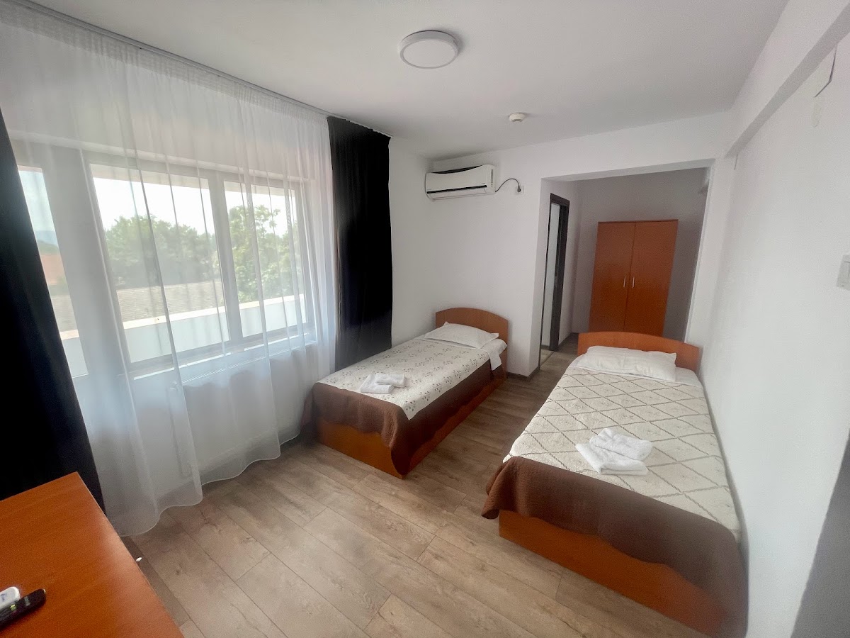 Tată și Fii, Hotel și Restaurant - foto 4