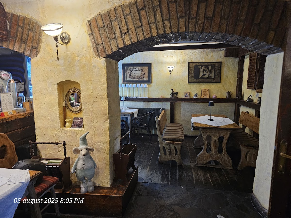 Taverna Dogarilor - foto 3